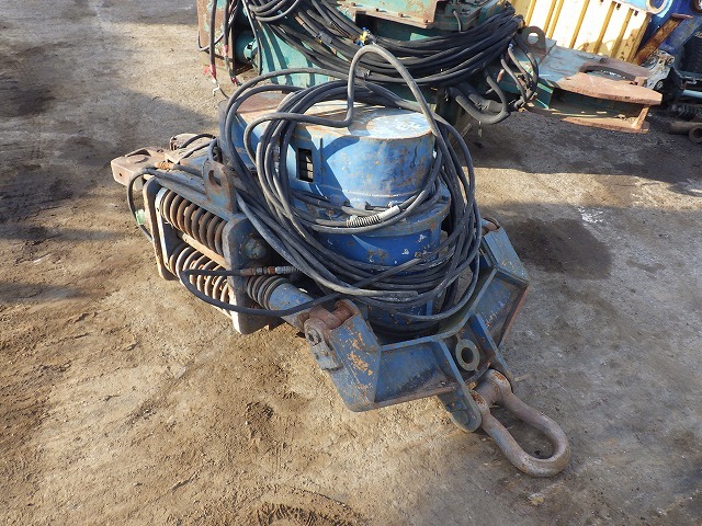 VIBRO_HAMMER_POWER_UNIT_Set ★ Parts & Attachment ★ Not checked operation & availability of missing parts 動作及び欠品の有無未確認