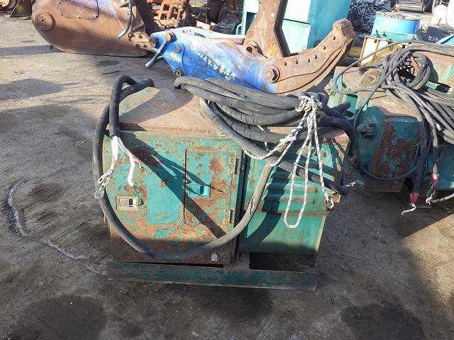 VIBRO_HAMMER_POWER_UNIT_Set ★ Parts & Attachment ★ Not checked operation & availability of missing parts 動作及び欠品の有無未確認