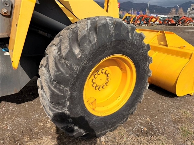KOMATSU WA100-6 ★ Loader(Crawled/Wheeled) ★ CAB, BKT, A/C, 13,054km