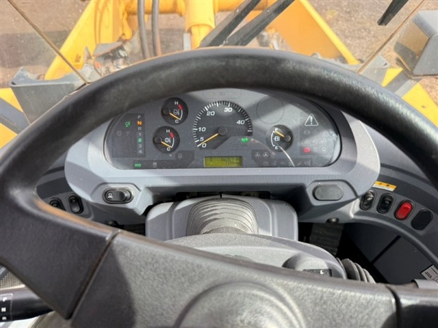 KOMATSU WA100-6 ★ Loader(Crawled/Wheeled) ★ CAB, BKT, A/C, 13,054km