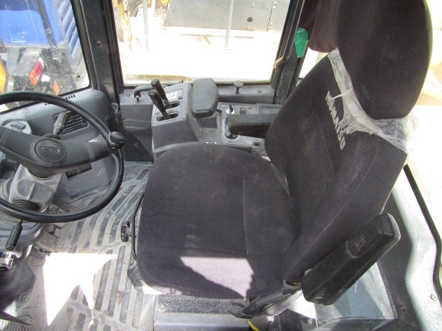 KOMATSU WA320-5 ★ Loader(Crawled/Wheeled) ★ GP BKT, CAB, A/C, 94,594km