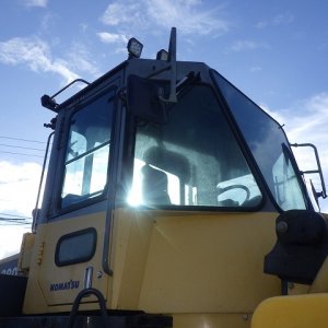 KOMATSU WA380-5 ★ Loader(Crawled/Wheeled) ★ CAB, BKT, A/C, 102,457km - Image 6