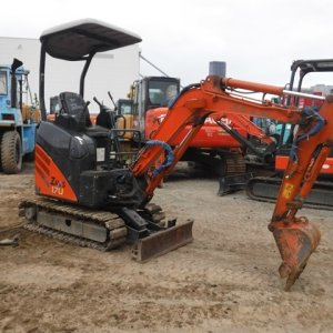 HITACHI ZX17U-2 ★ Excavator ★ 250G+Pad, CNP, Blade, Piping, Expandable U/C - Image 4