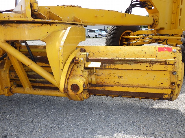 KOMATSU GD705A-4AE ★ Road Equipment ★ CAB, Blade(4,010mm), 81,075km