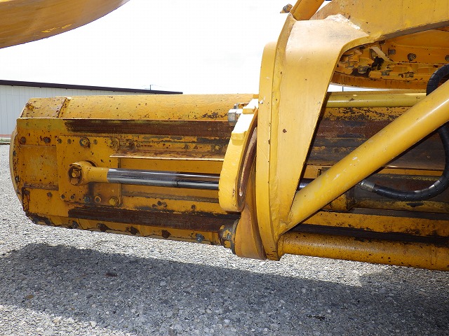 KOMATSU GD705A-4AE ★ Road Equipment ★ CAB, Blade(4,010mm), 81,075km