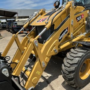 MASSIVE 3CX ★ Loader(Crawled/Wheeled) ★ Backhoe loader, CAB, Piping, Slide Arm, A/C, w/Breaker - Image 13