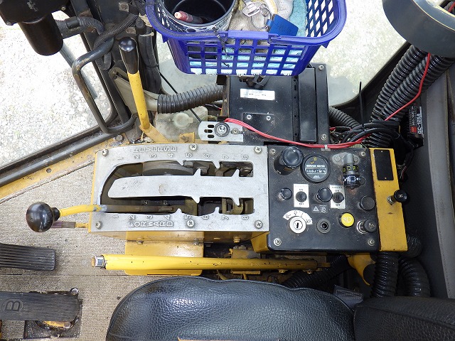 KOMATSU GD705A-4AE ★ Road Equipment ★ CAB, Blade(4,010mm), 81,075km
