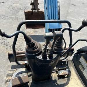 AIRMAN AX20U-3 ★ Mini Excavator ★ 250R, CNP, Slope BKT, Blade, Piping, M/L, w/Standard Bucket - Image 15