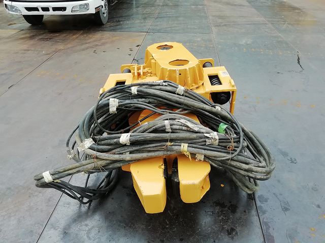 TOMEN KM2-1000E ★ Parts & Attachment ★ Electric Vibro Hammer, Serial Number Unknown