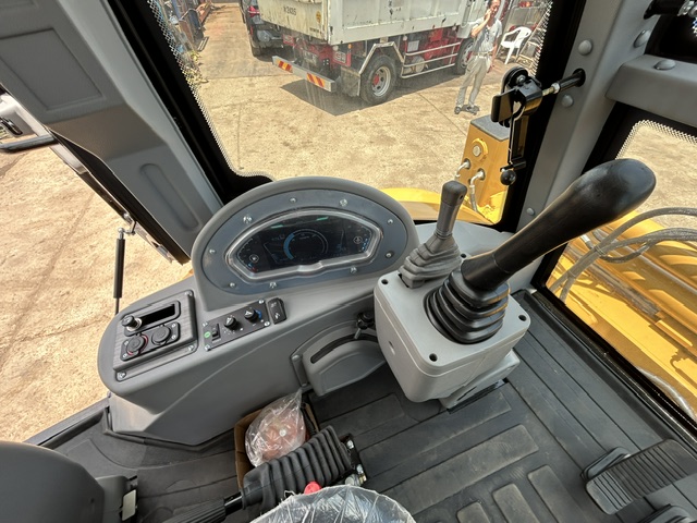 MASSIVE 3CX ★ Loader(Crawled/Wheeled) ★ Backhoe loader, CAB, Piping, Slide Arm, A/C, w/Breaker