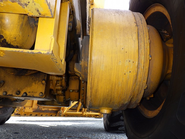KOMATSU GD705A-4AE ★ Road Equipment ★ CAB, Blade(4,010mm), 81,075km