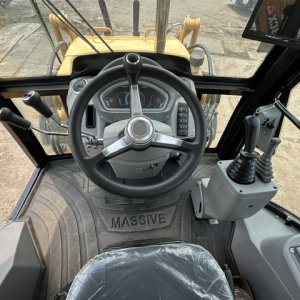 MASSIVE 3CX ★ Loader(Crawled/Wheeled) ★ Backhoe loader, CAB, Piping, Slide Arm, A/C, w/Breaker - Image 29