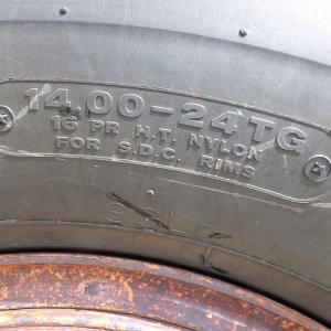 KOMATSU GD705A-4AE ★ Road Equipment ★ CAB, Blade(4,010mm), 81,075km - Image 30