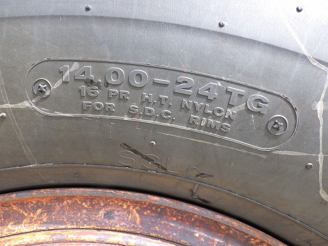 KOMATSU GD705A-4AE ★ Road Equipment ★ CAB, Blade(4,010mm), 81,075km