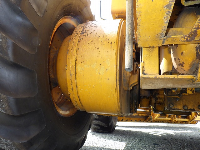 KOMATSU GD705A-4AE ★ Road Equipment ★ CAB, Blade(4,010mm), 81,075km