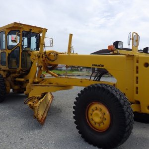 KOMATSU GD705A-4AE ★ Road Equipment ★ CAB, Blade(4,010mm), 81,075km - Image 4
