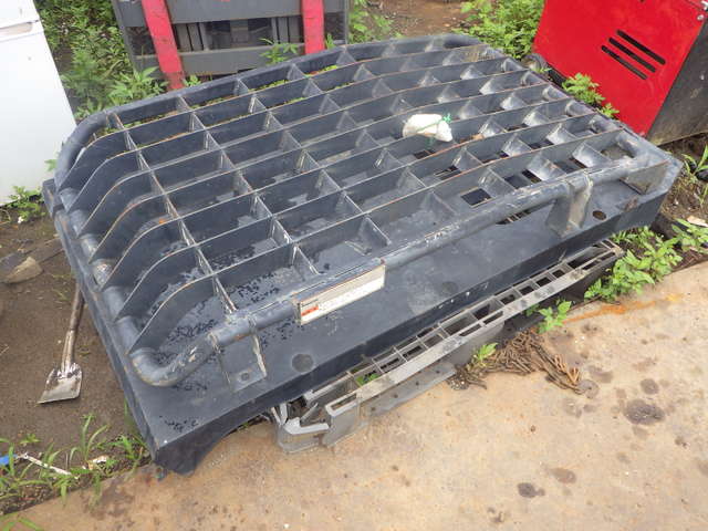KOMATSU CAB_Guard ★ Parts & Attachment ★ CAB Guard for PC200-8N1