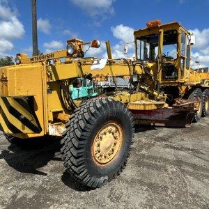 MITSUBISHI MG500-S ★ Road Equipment ★ Snow Motor Grader, CAB, Blade 4.0m, TAIN LAKE (粗面形成装置） - Image 1