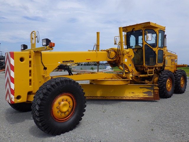 KOMATSU GD705A-4AE ★ Road Equipment ★ CAB, Blade(4,010mm), 81,075km