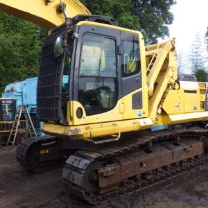 KOMATSU PC210LC-8N1 ★ Excavator ★ F, Link-CAB, Rotary Grapple, Piping, - Image 3