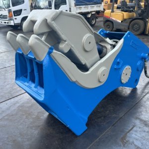 OKADA OSC-82MV ★ Parts & Attachment ★ Secondaly Crusher, w/Magnet(24V), Pin 370mm/110mm - Image 1