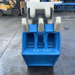 OKADA OSC-82MV ★ Parts & Attachment ★ Secondaly Crusher, w/Magnet(24V), Pin 370mm/110mm - Image 7