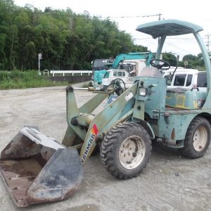 YANMAR V2-1 ★ Loader(Crawled/Wheeled) ★ BKT, CNP - Image 1