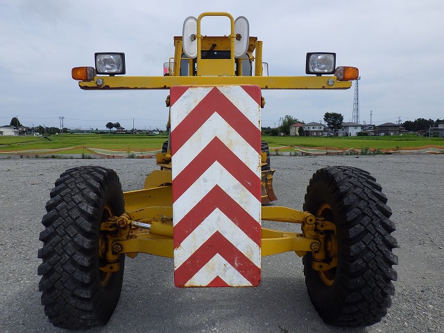 KOMATSU GD705A-4AE ★ Road Equipment ★ CAB, Blade(4,010mm), 81,075km