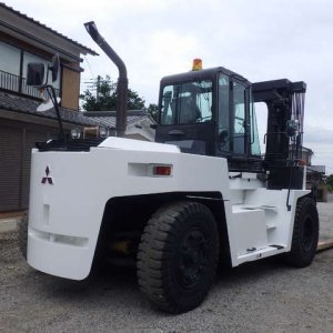MITSUBISHI JDS-F11D ★ Forklift ★ 3.0m, Positioner, Side-Shift, CAB, A/C - Image 5