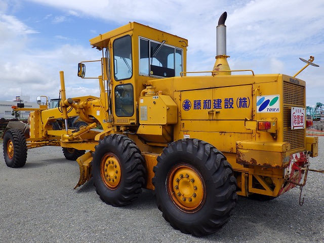 KOMATSU GD705A-4AE ★ Road Equipment ★ CAB, Blade(4,010mm), 81,075km