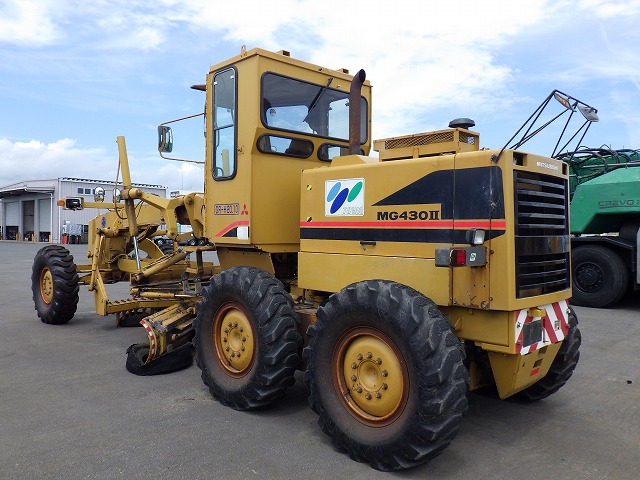 MITSUBISHI MG430E ★ Road Equipment ★ CAB, Scarifer, Blade(3,710mm), A/C, 48,800km