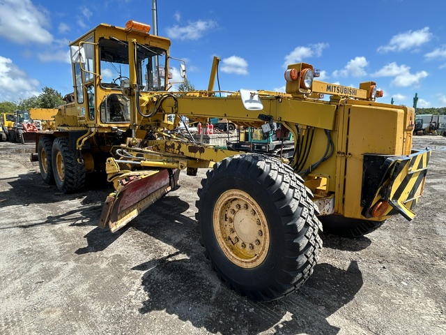 MITSUBISHI MG500-S ★ Road Equipment ★ Snow Motor Grader, CAB, Blade 4.0m, TAIN LAKE (粗面形成装置）